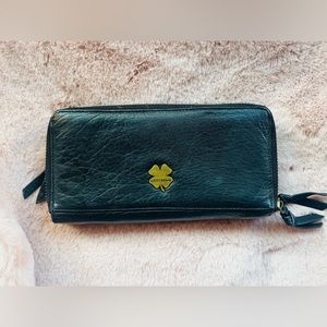 pre Owned Lucky Brand Wallet, Black w/Gold, Excellent Condition